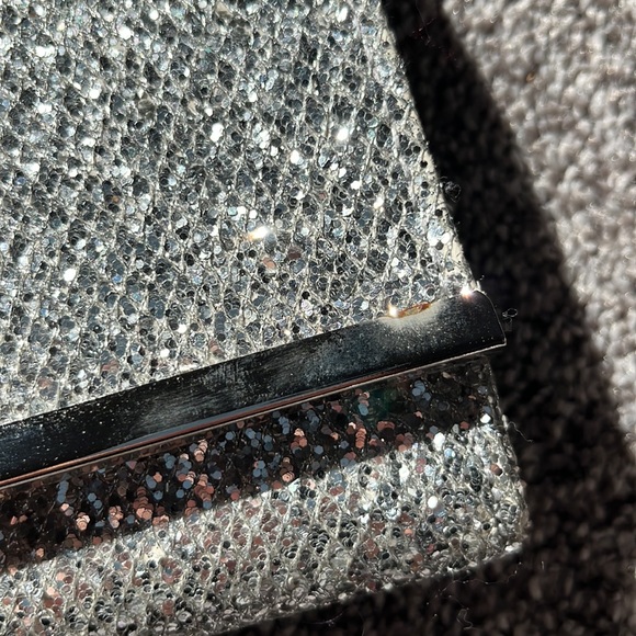 Clutch with strap - Picture 3 of 4